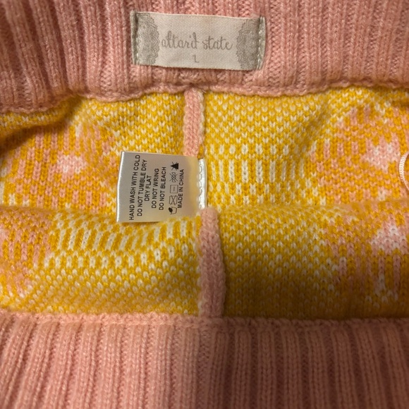 Altar’d State Pink Daisy Knit Shorts - Picture 3 of 8